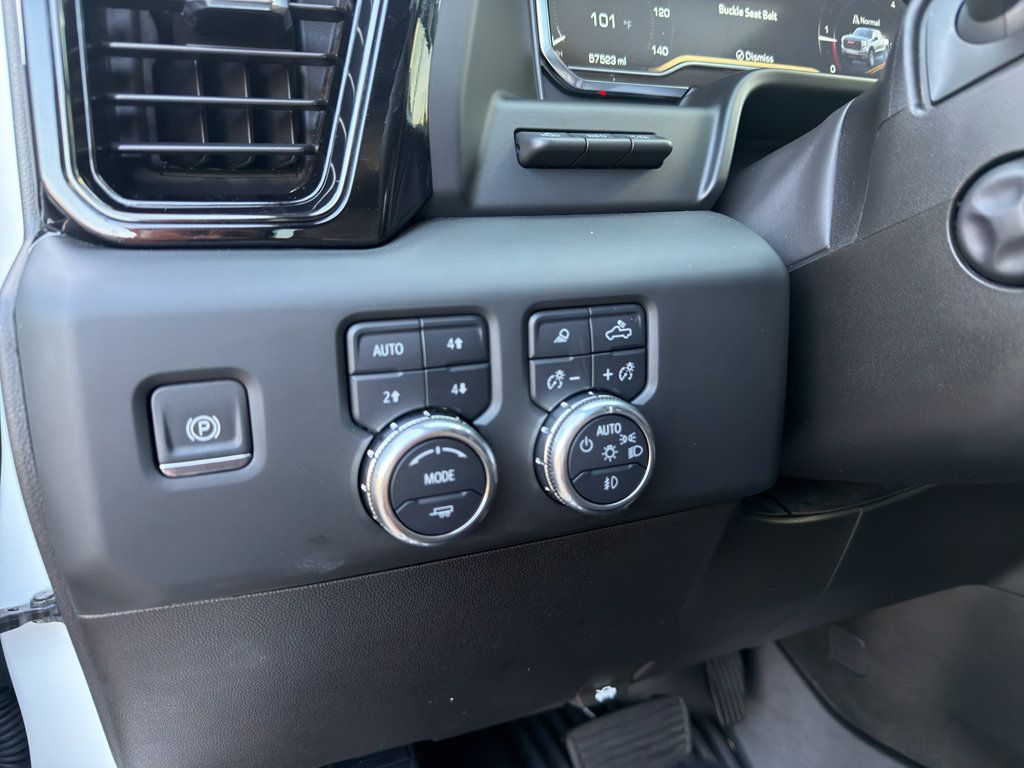 Used 2024 GMC Sierra 1500 AT4 w/ Technology Package AWD/4WD image 18