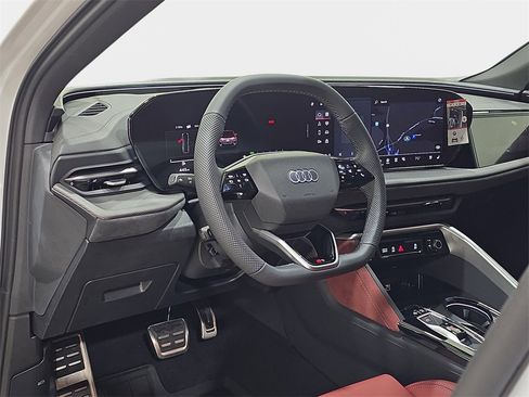 New 2025 Audi SQ5 Prestige image 15
