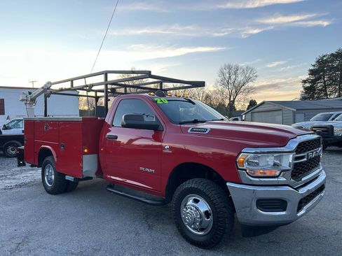 Used 2020 RAM 3500 Tradesman w/ Chrome Appearance Group image 4