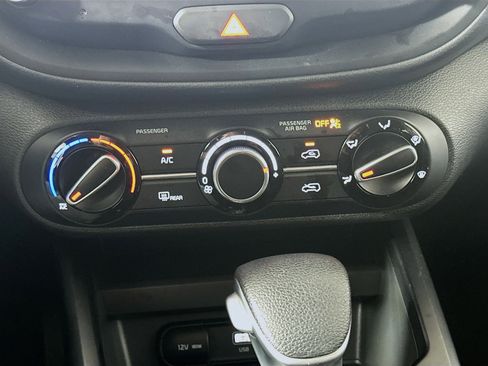 Used 2025 Kia Soul LX w/ LX Technology Package image 24