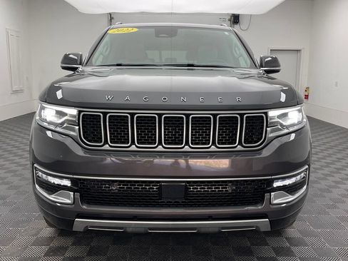 Used 2022 Jeep Wagoneer Series III w/ Premium Group I AWD/4WD image 17