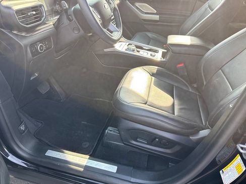 Used 2023 Ford Explorer Limited w/ Limited Technology Package AWD/4WD image 17