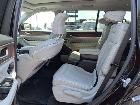 Used 2023 Jeep Grand Cherokee L Summit AWD/4WD image 24