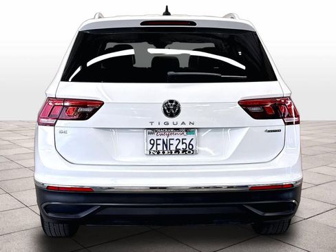 Used 2023 Volkswagen Tiguan SE w/ Panoramic Sunroof Package AWD/4WD image 8