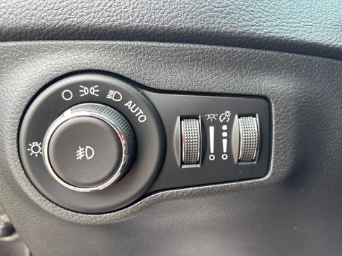 Used 2017 Jeep Compass Latitude w/ Popular Equipment Group AWD/4WD image 20