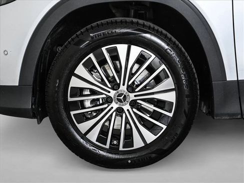 Certified 2025 Mercedes-Benz EQB 250+ image 26