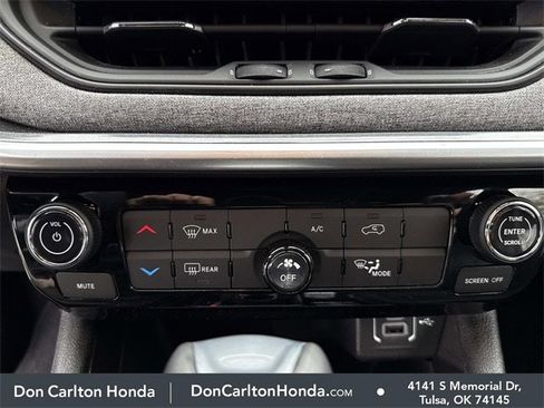 Used 2024 Jeep Compass Latitude image 22