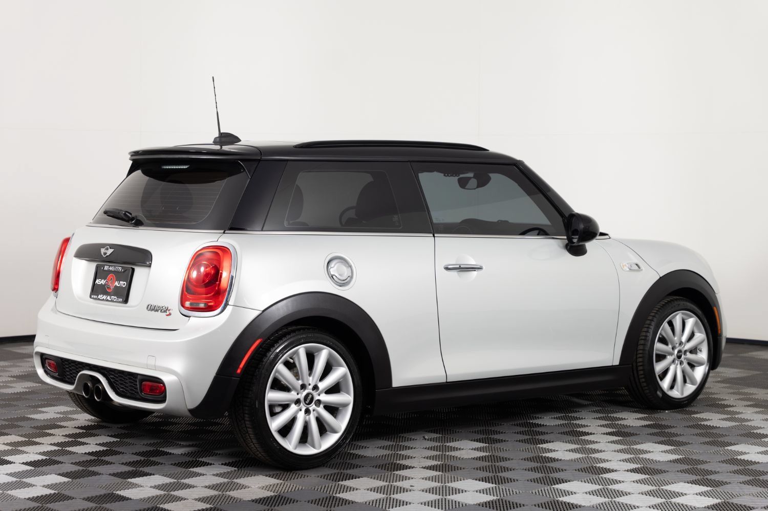 Used 2017 MINI Cooper S FWD image 8