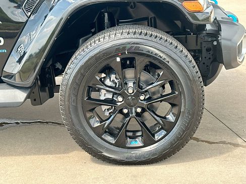 New 2023 Jeep Wrangler Sahara AWD/4WD image 10