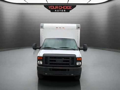 Used 2014 Ford E-350 and Econoline 350 Super Duty image 2