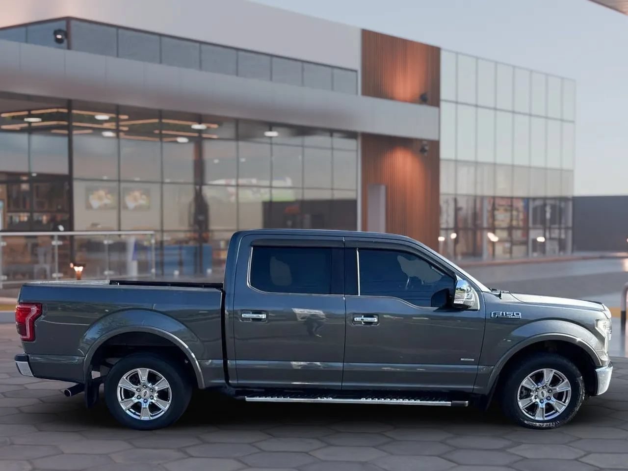Used 2016 Ford F150 Lariat w/ Equipment Group 502A Luxury RWD image 6