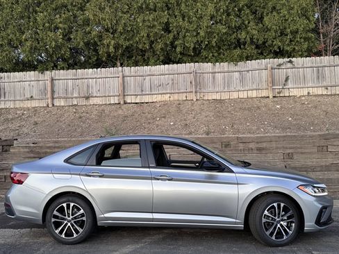 New 2025 Volkswagen Jetta Sport image 32