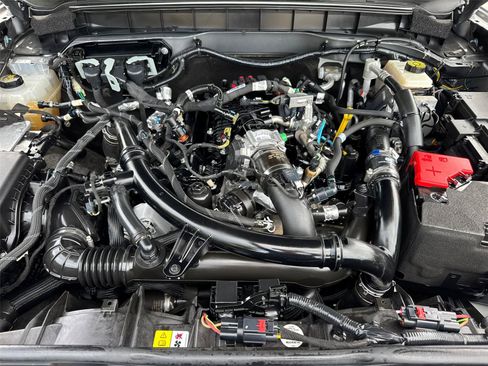 Certified 2022 Ford Bronco Badlands w/ Sasquatch Package image 9