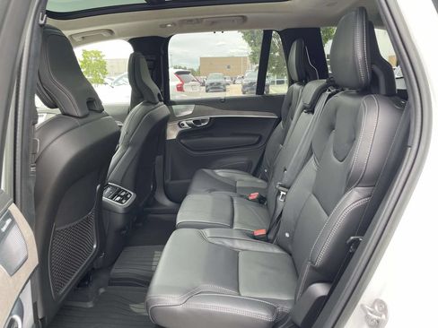 Used 2023 Volvo XC90 B6 Ultimate w/ Lounge Package AWD/4WD image 3