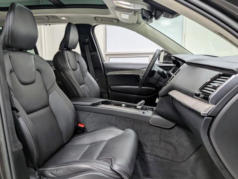 Used 2023 Volvo XC90 T8 Ultimate w/ Lounge Package AWD/4WD image 30