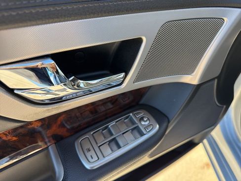 Used 2009 Jaguar XF Luxury image 16