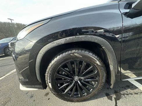 Used 2023 Toyota Highlander XSE image 21