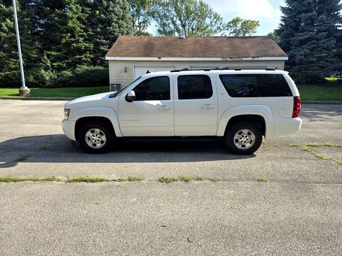 Used 2012 Chevrolet Suburban LT w/ Luxury Package image 6