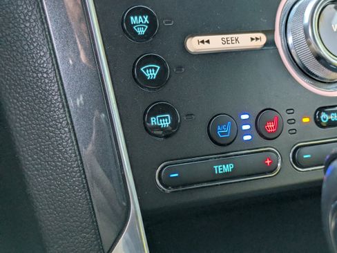 Used 2018 Ford Explorer Limited image 30