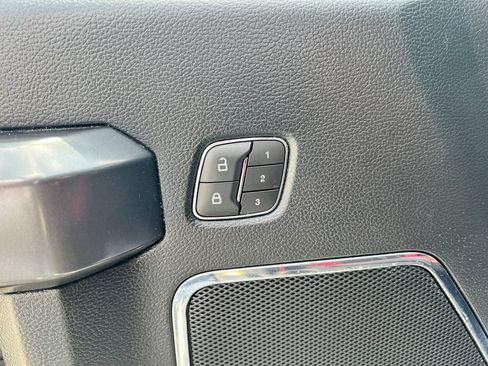 Used 2019 Ford F150 Lariat w/ Equipment Group 502A Luxury AWD/4WD image 22