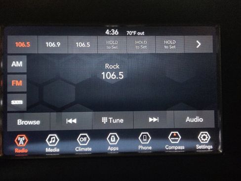 Used 2020 Jeep Grand Cherokee Laredo image 25