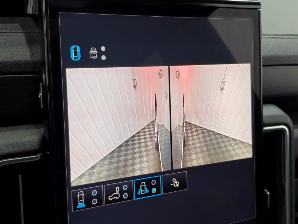Used 2025 GMC Yukon Denali w/ Sun & Power Step Package AWD/4WD image 63