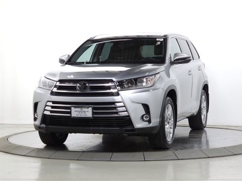 Used 2019 Toyota Highlander Limited image 4
