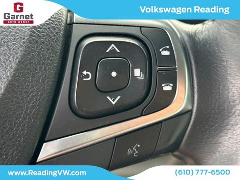 Used 2016 Toyota Camry XLE image 29