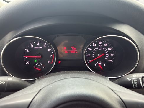 Used 2018 Kia Sedona L FWD image 34