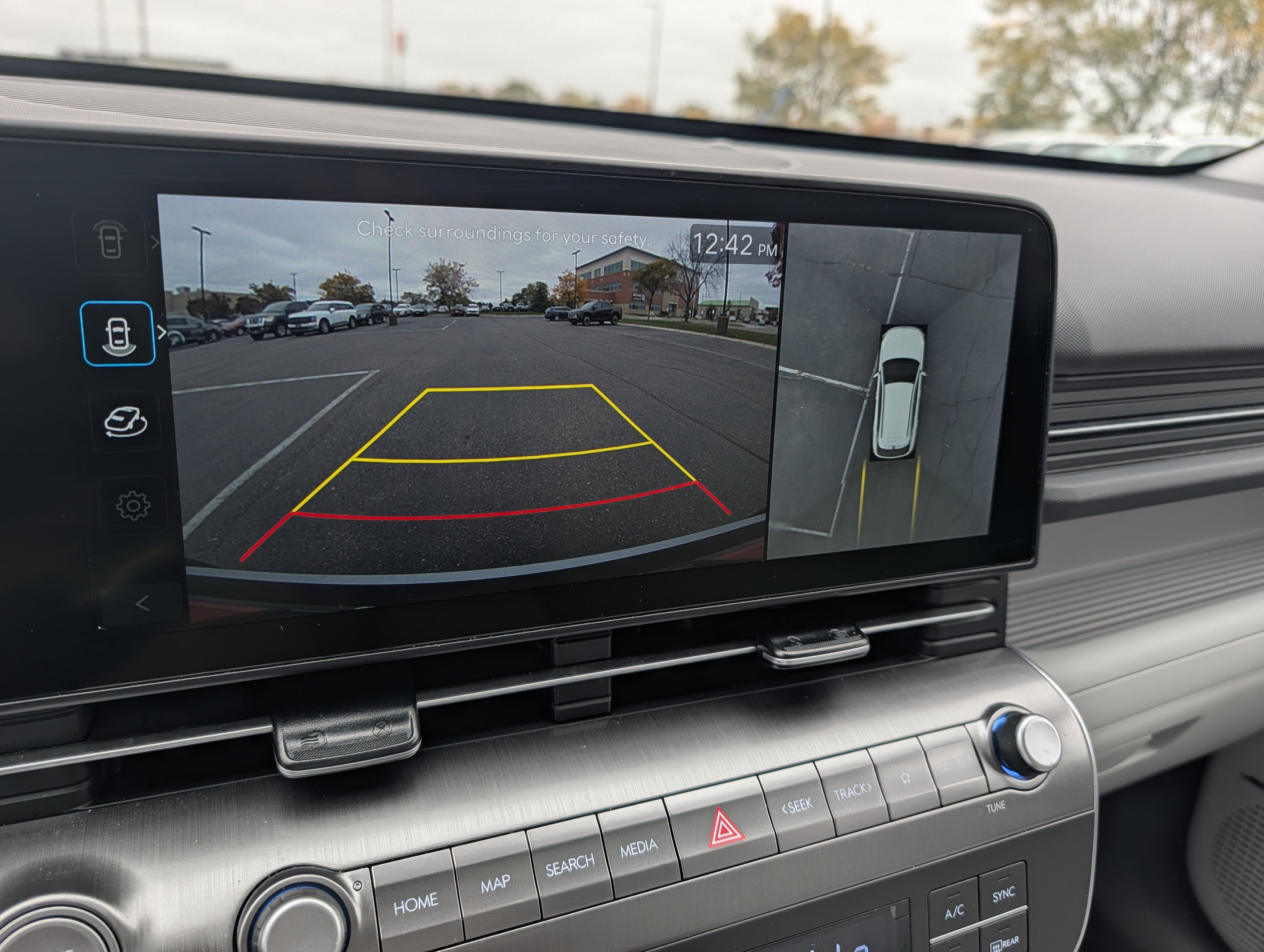 Used 2025 Hyundai Kona Limited AWD/4WD image 17