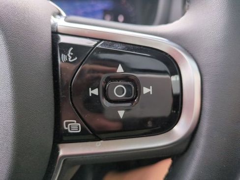 Certified 2025 Volvo S60 B5 Plus AWD/4WD image 19