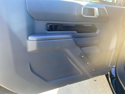 New 2025 Ford Bronco Base image 11