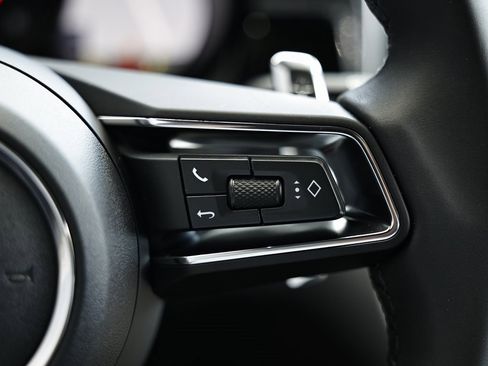 New 2026 Porsche Macan image 36