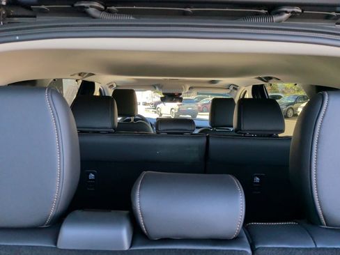 Certified 2025 MAZDA CX-90 3.3 Turbo w/ Preferred Package image 10