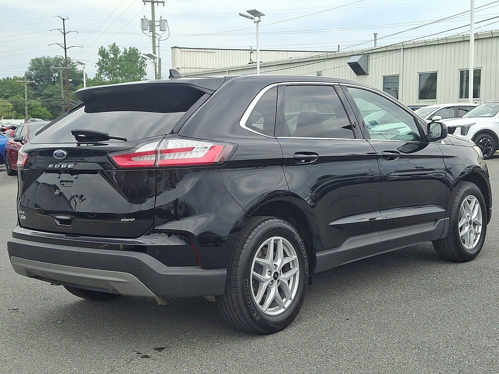 Used 2024 Ford Edge SEL w/ Convenience Package AWD/4WD image 4