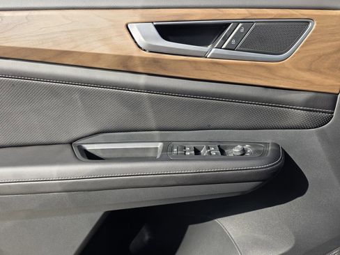New 2026 Volkswagen Atlas SE FWD image 18