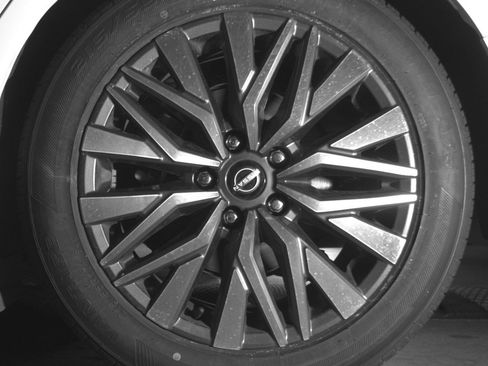 Used 2025 Nissan Altima 2.5 SV FWD image 14