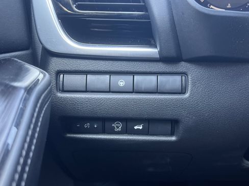 Certified 2026 Nissan Rogue SL AWD/4WD image 11