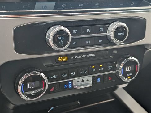 Used 2022 Ford F350 Lariat w/ Lariat Ultimate Package AWD/4WD image 21