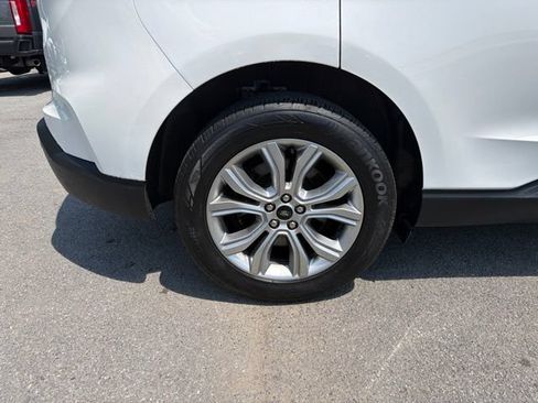Used 2023 Ford Edge Titanium AWD/4WD image 15