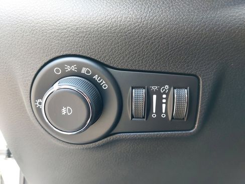 New 2026 Jeep Compass Latitude image 26