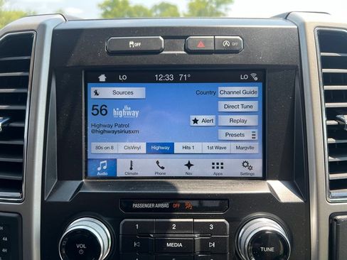 Used 2018 Ford F150 Lariat w/ Equipment Group 502A Luxury AWD/4WD image 29