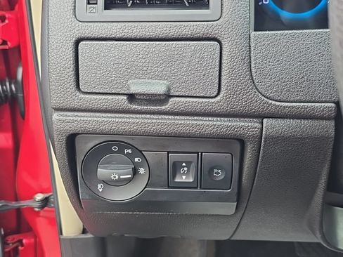 Used 2011 Ford Fusion SE w/ 202A Rapid Spec Order Code FWD image 11