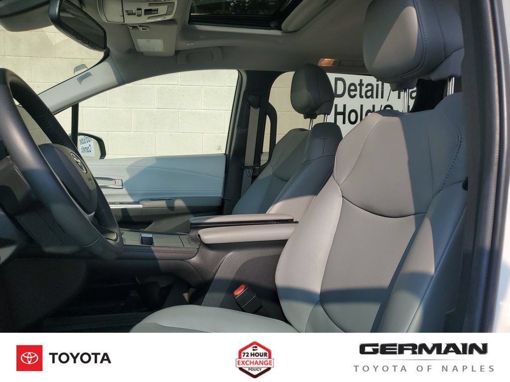 Certified 2025 Toyota Sienna XLE FWD image 19