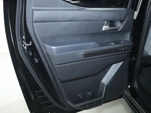 Used 2025 Toyota Tacoma TRD Off-Road image 13