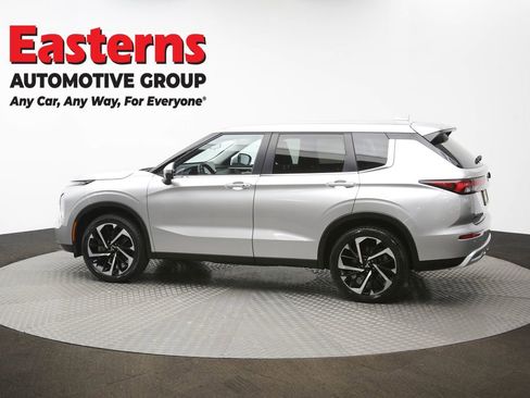 Used 2024 Mitsubishi Outlander SE image 60