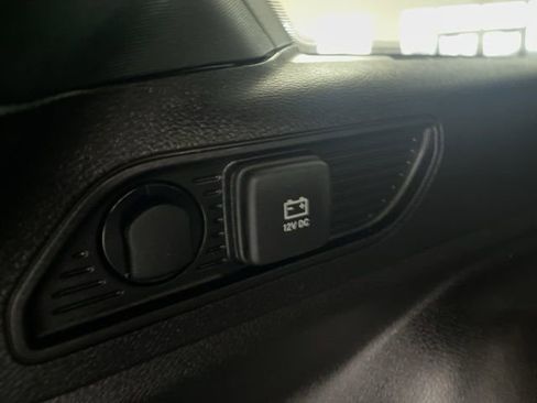 Used 2025 Jeep Grand Cherokee Altitude AWD/4WD image 12