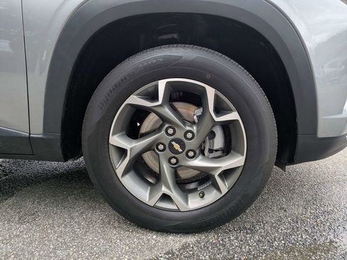 Used 2024 Chevrolet Trax LT FWD image 11