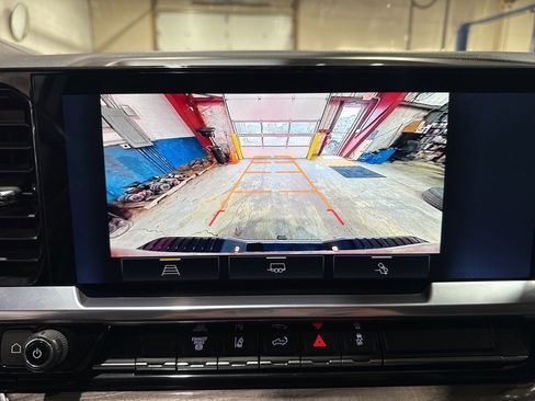 Used 2024 Chevrolet Silverado 2500 LTZ image 35