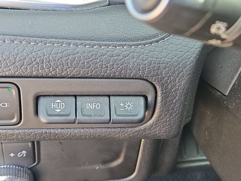 Used 2022 GMC Yukon XL Denali AWD/4WD image 38